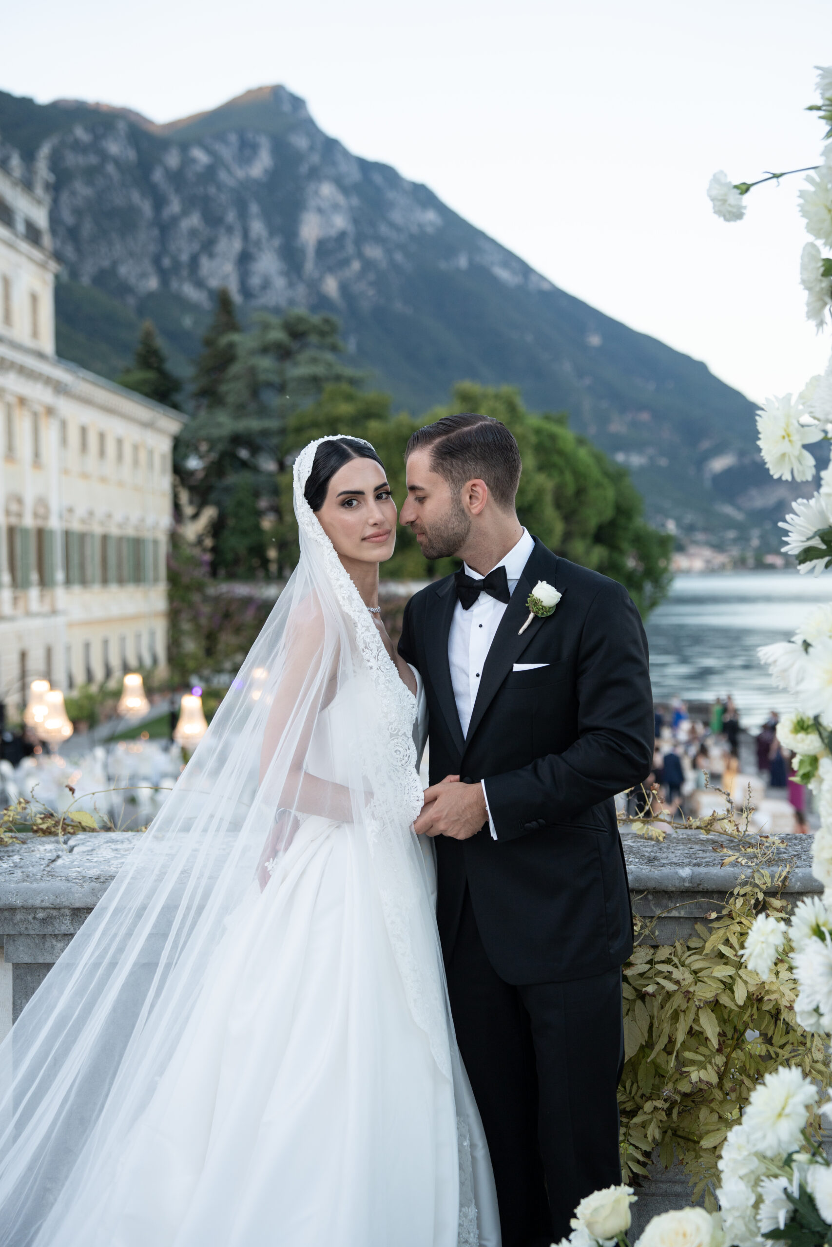 Julia weiss luxury wedding planning italy lakecomo villa bettoni lakegarda experience87 scaled