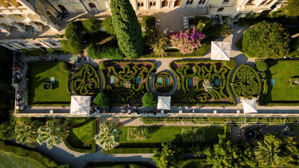 Hochzeitslocation Isola del Garda: Heiraten am Gardasee 1 Garten Drohnenaufnahme Isola del Garda