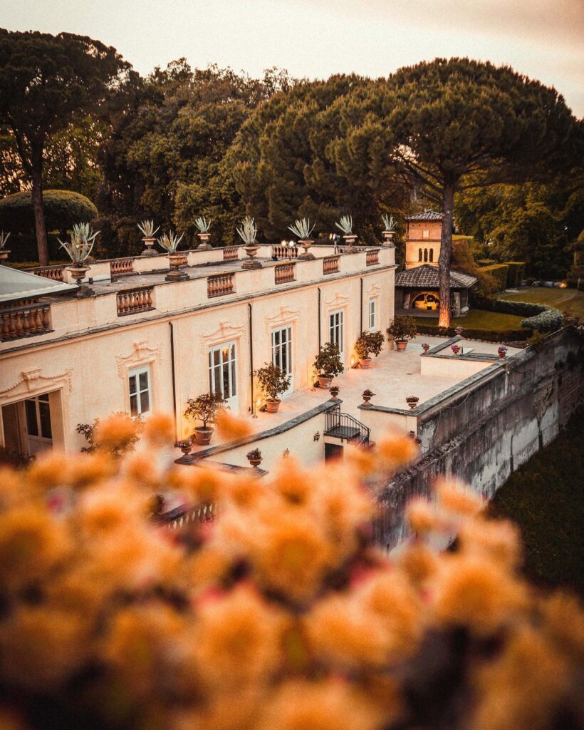 Villa Aurelia Rom Hochzeit: Planung, Ablauf und was diese Location besonders macht 7 Hochzeitlocation in Italien mit Sicht auf den Balkon